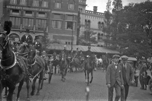 A historic photo of an equestrian procession at the Paris Olympics in 1924